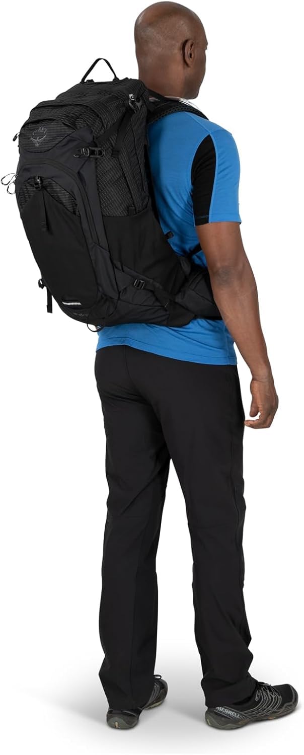 Osprey Manta 34L Men's Hiking Backpack with Hydraulics Reservoir, Black
