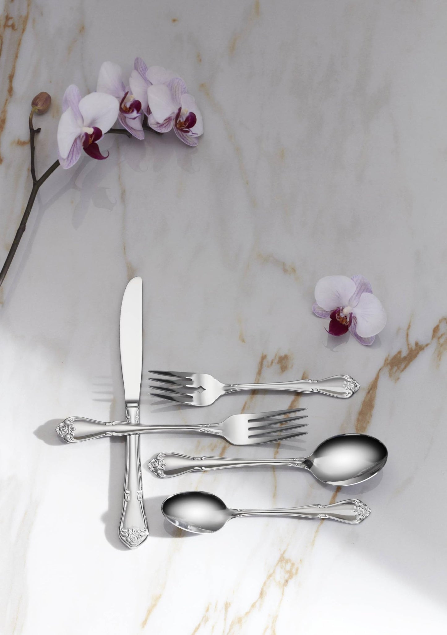 Oneida Silverware Set, Oneida True Rose Everyday Flatware Dinner Forks Set, Service For 4, 18/0 Stainless Steel Fork Sets, Rust Resistant, Dishwasher Safe, Dining Utensils Sets (Silver, 4 Piece)