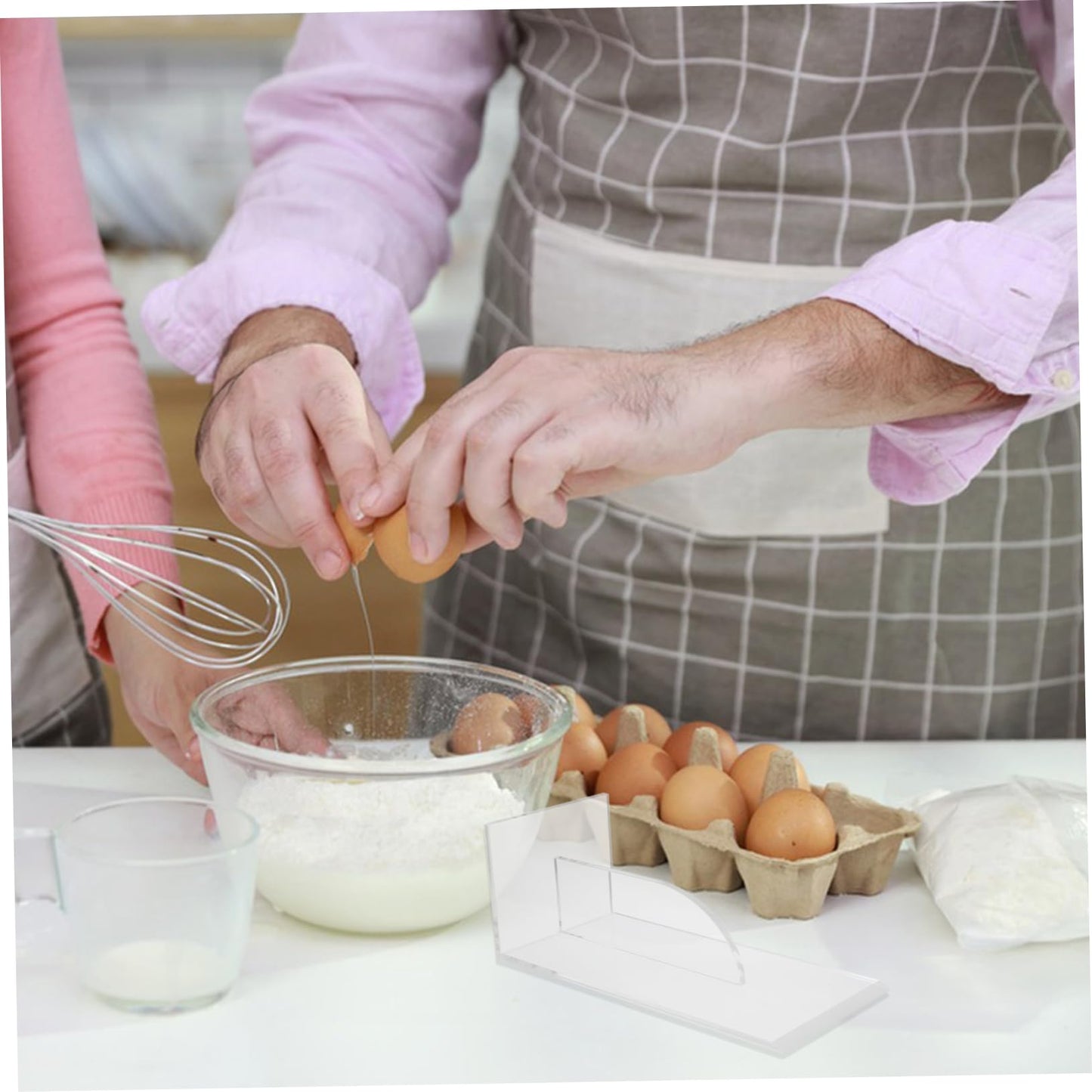 Hoement 1Pc Acrylic Cake Scraper Smoother Baking Tool and Reusable for Cake Cream Fondant and Dough Decoration and Easy to Clean Transparent Design