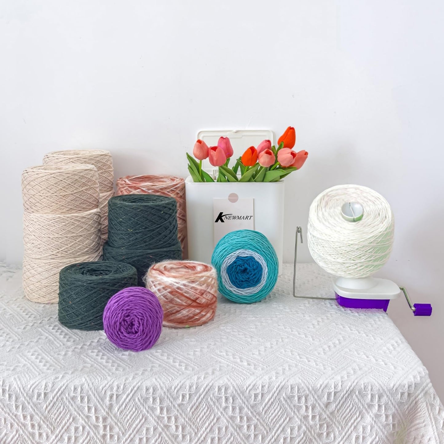 Yarn Ball Winder for Crocheting Knitting, Sturdy Metal Handle Tabletop Yarn Winder with 4 Size Pom Pom Makers Scissors, Low Noise
