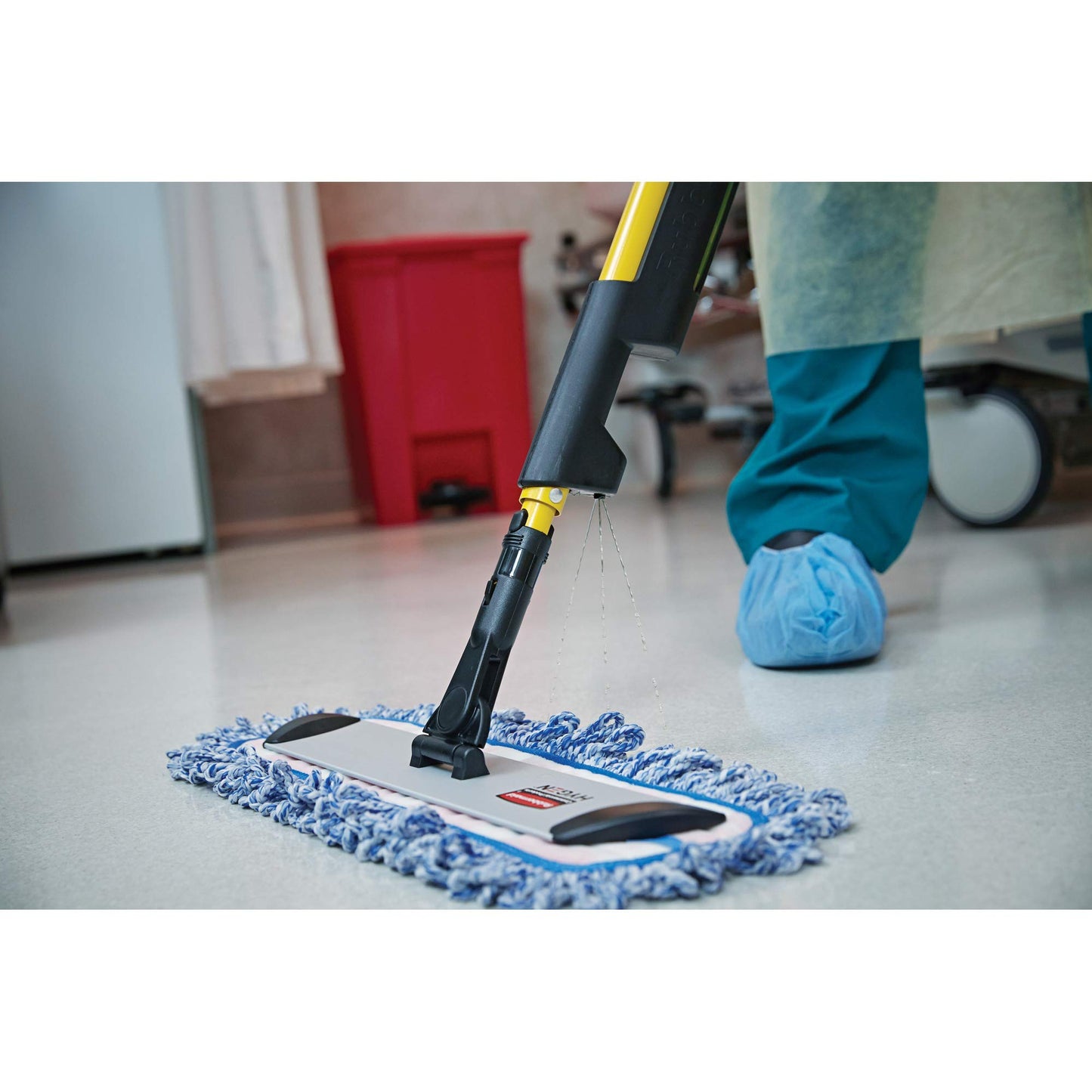 Rubbermaid Commercial Products HYGEN Pulse Single Sided Microfiber Spray Mop Kit for Hardwood/Tile/Laminated Floors Yellow Perfect for Kitchen/Lobby/Bathroom Cleaning