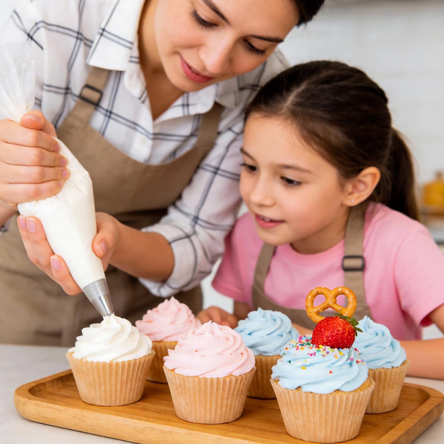 VISRIE 500Pcs Standard Cupcake Liners, Natural Parchment Paper Cupcake Liners for Baking, Grease-Proof Muffin Cups, Food-grade Baking Cups for Cupcakes, Muffins, Nuts