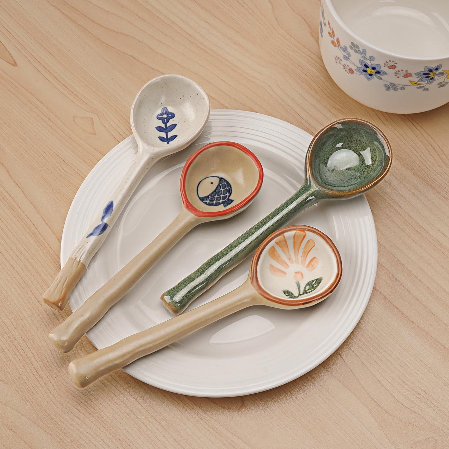 JANKOW 4 Pack Japanese Ceramic Soup Spoons, Slightly Larger Long Handle Design, Hand-Painted Porcelain Spoons for Miso, Wonton, Dumplings (Secure Packaging)