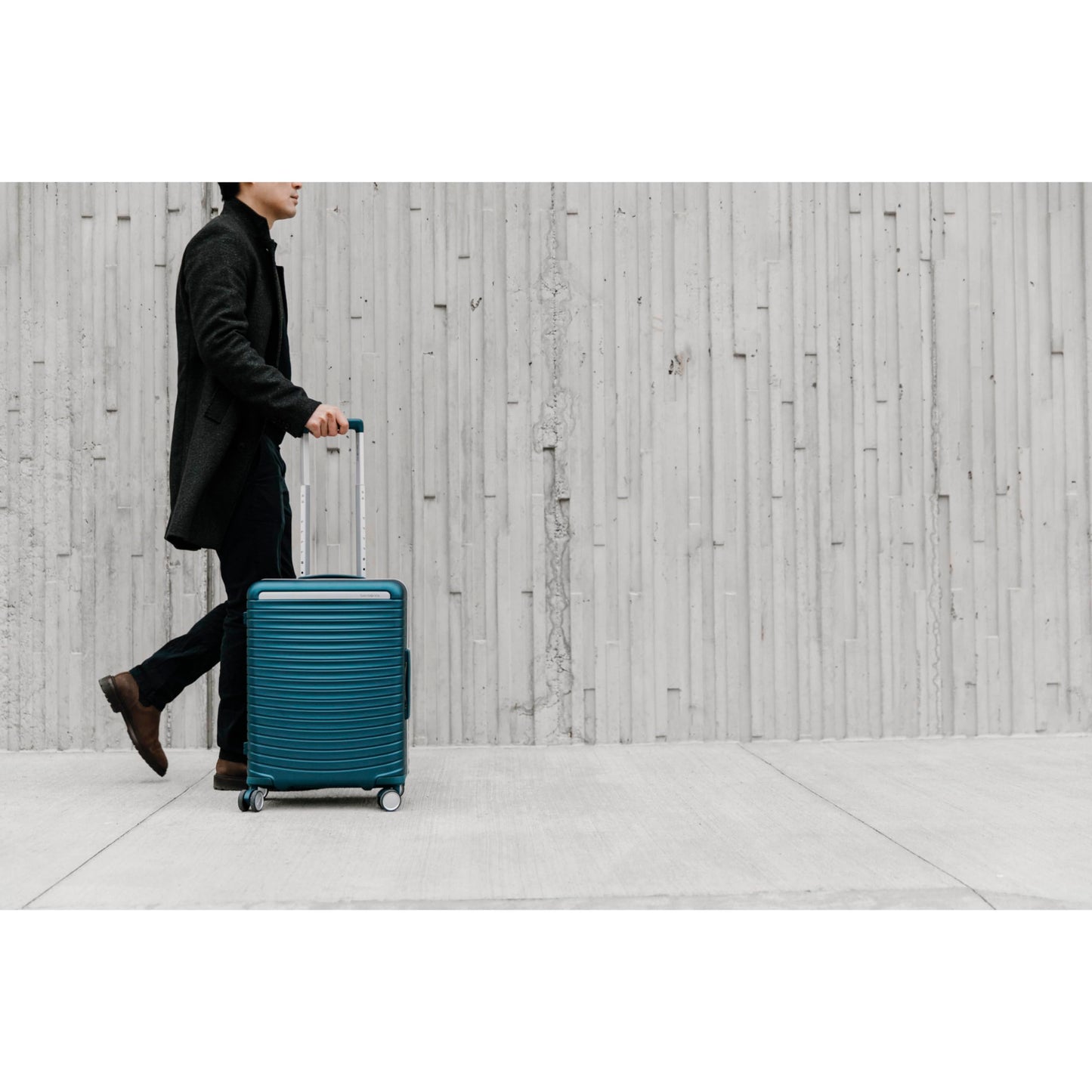 Framelock Max 29" Large Checked Hardshell Zipperless Luggage - Highly Secure Integrated Eazylock™ Mechanism - RightHeight™ Adjustable Handle - 360° Spinner Wheels - Airline Approved - Emerald Teal
