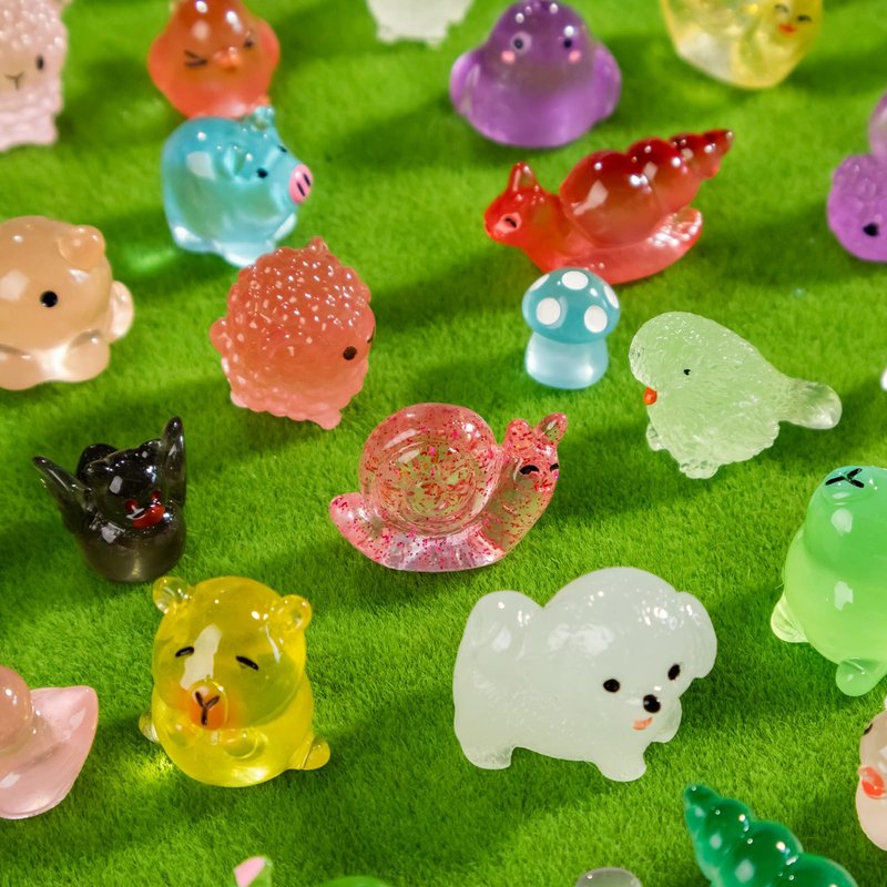 Teenzee 210Pcs Mini Resin Animals Variety Tiny Animals Figures Miniature Little Small Figurines Bulk for Micro Fairy Garden Landscape Accessories Hide Decor Aquarium