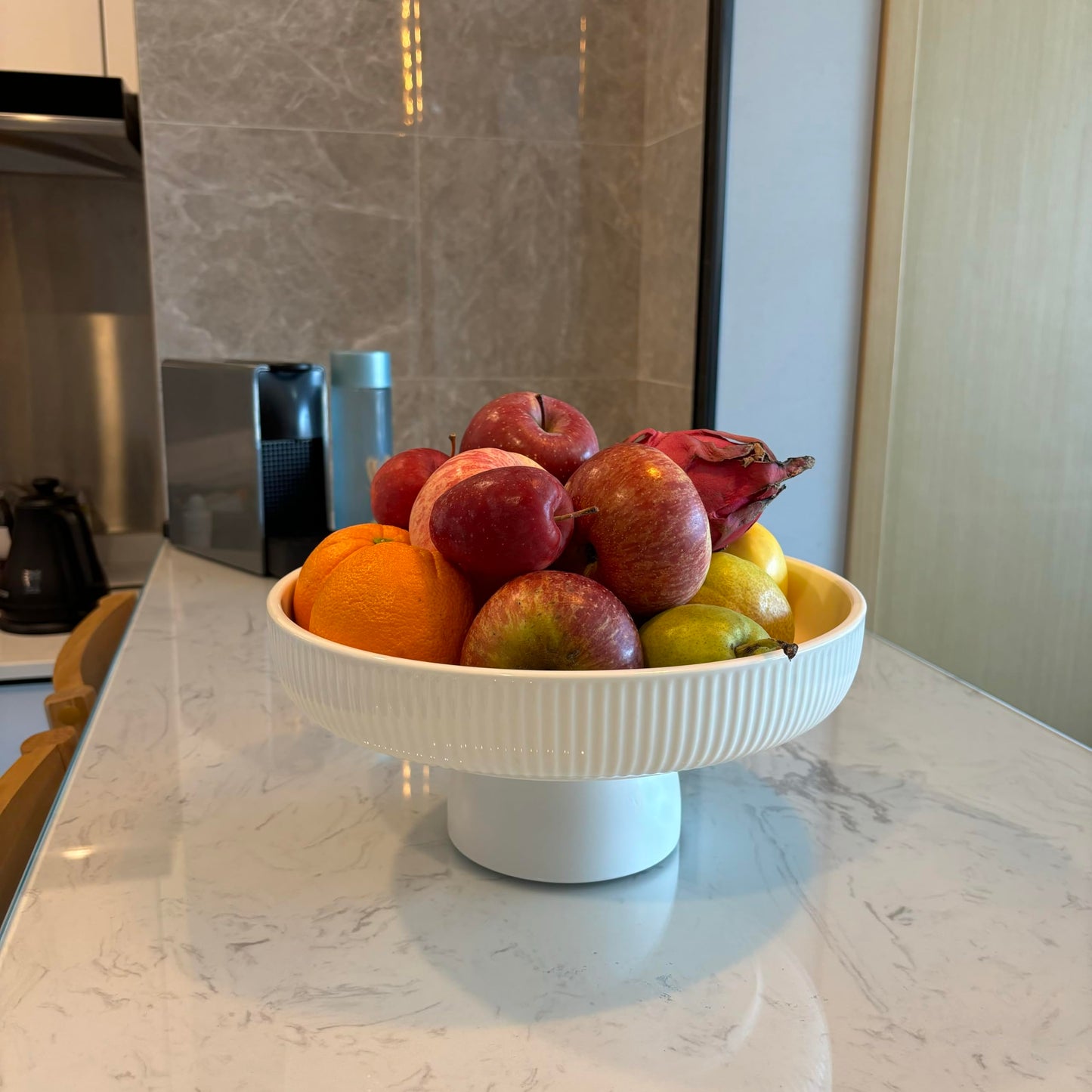 JolieJulie Ceramic Fruit Bowl,11" Decorative Bowl, Large Fruit Bowl for Kitchen Counter, Pedestal Bowl, Kitchen Counter Décor, Bread Candy Snacks Organizer, White (5.3 lbs, 68oz)
