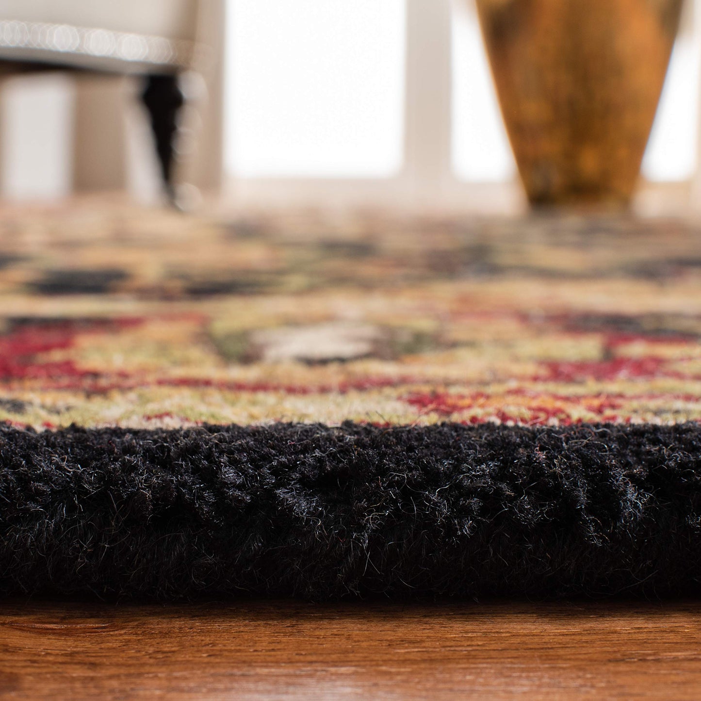 SAFAVIEH Heritage Collection Area Rug - 8' Round, Black & Red, Handmade Traditional Oriental Wool, Ideal for High Traffic Areas in Living Room, Bedroom (HG953A)