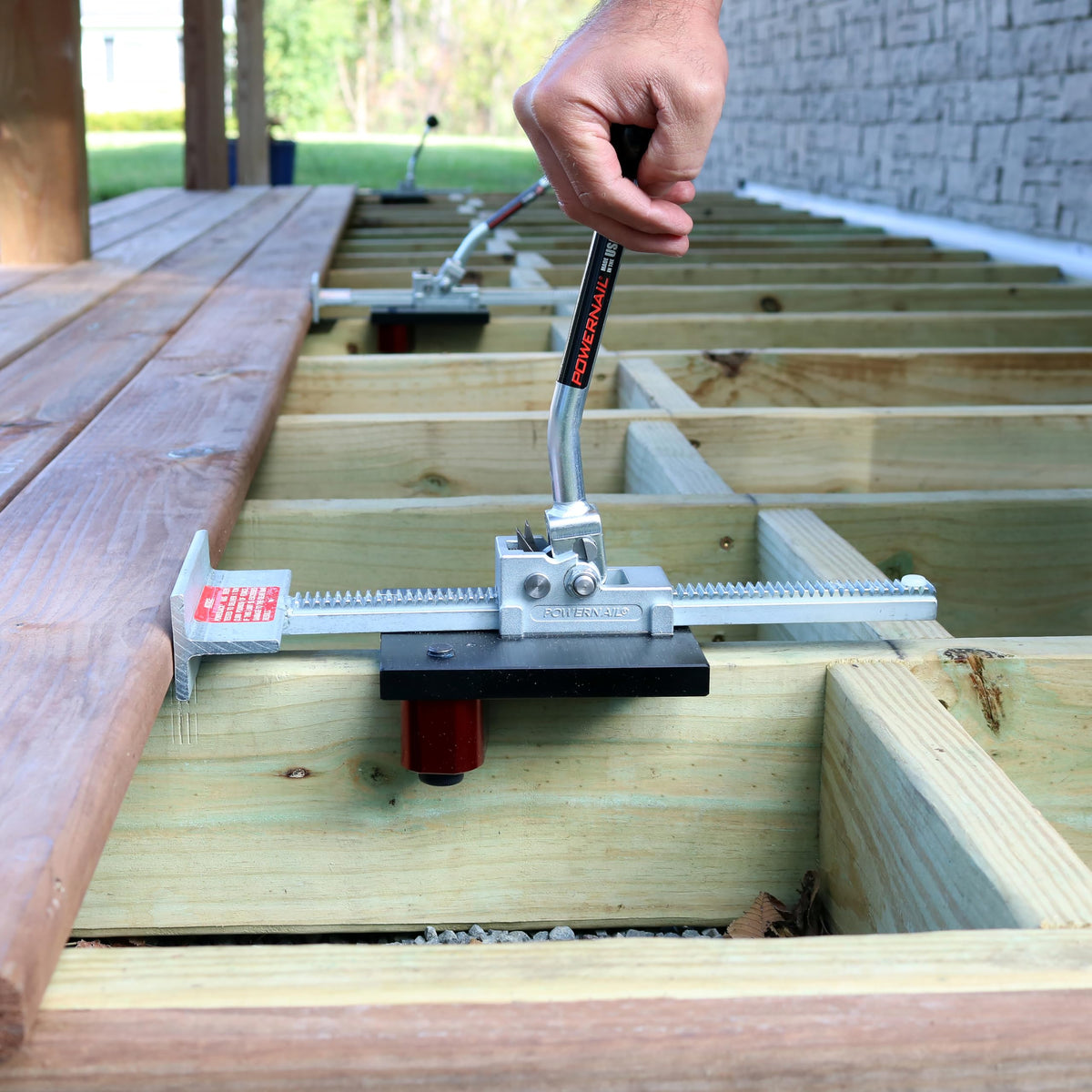 Powernail PowerJack™ 700 Deck Jack - Heavy-Duty Deck Board Positioning Tool - Position, Straighten and Tighten Boards Eliminating Gaps - Holds Boards In Place for Hands-Free Installation