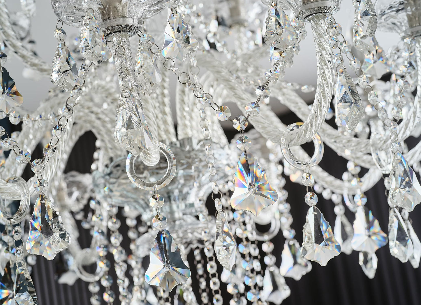 ARRKOYAA Clear 18 Lights K9 Crystal Chandelier,Chandeliers for Dining Room,Bedroom,Living Room, Candle Pendant Lamp Ceiling Lighting, 39 inch x32 Inch (Color: Clear) with 18pcs 5W E12 LED Bulbs.