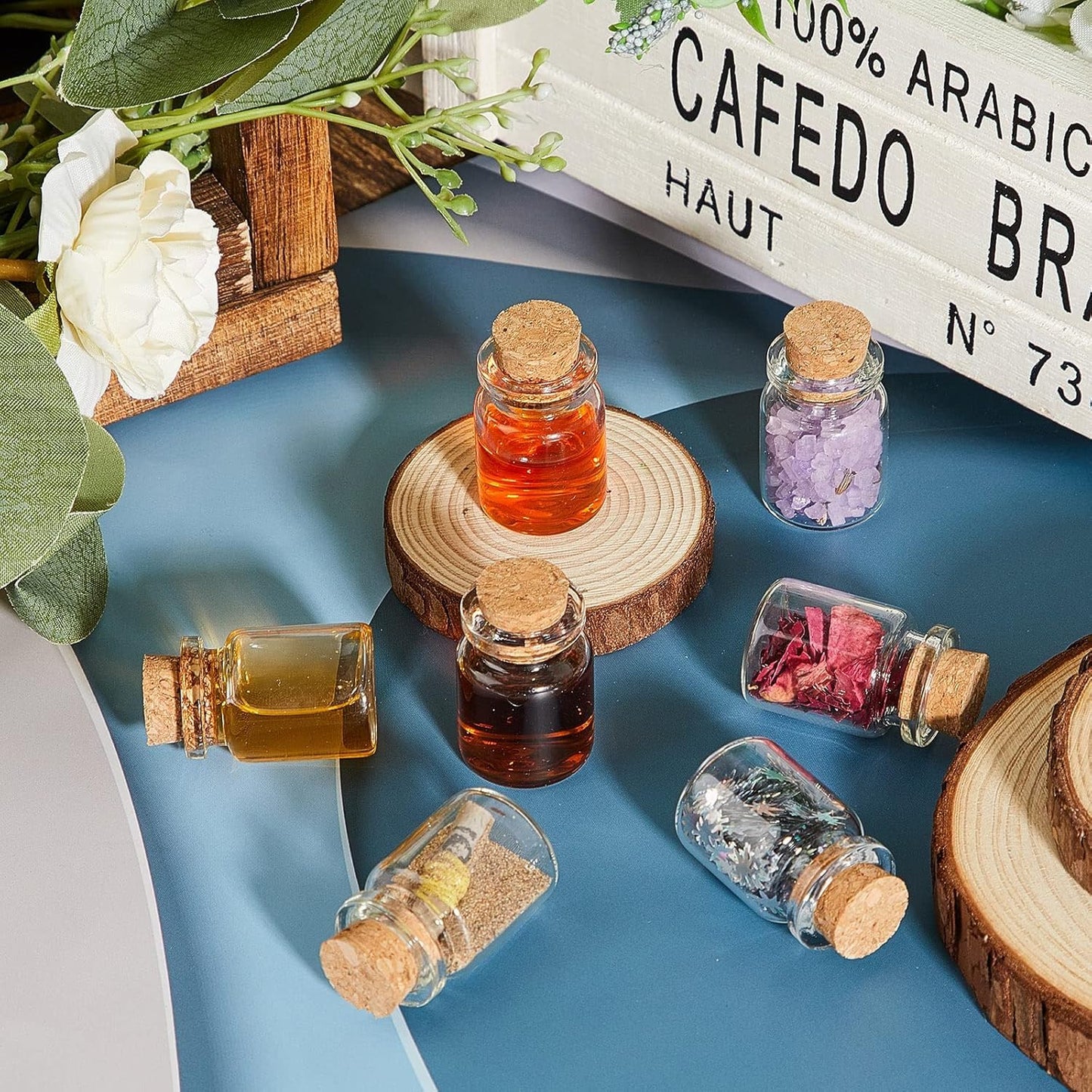 Sxminer 200 Pieces 0.5ml Mini Small Glass Bottles with Cork Stoppers Tiny Glass Jars 20 Meters Twines Eye Screws Clear Mini Vials Corked Bottles DIY Arts Crafts Projects Decoration Party Favors Gifts