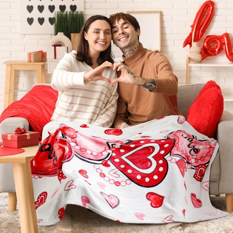Buryeah 50'' x 60'' Throw Blanket Plush Warm Christmas Winter Decor for Sofa Couch Bed(50 x 60 Inch,Valentine Heart)