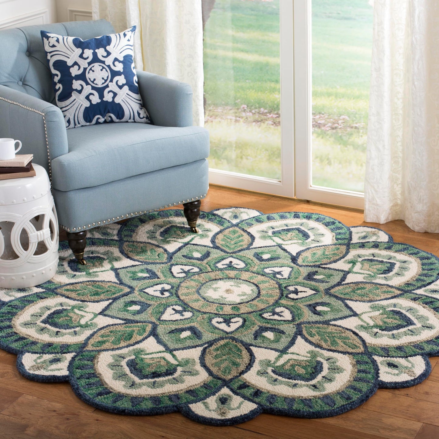 SAFAVIEH Novelty Collection 9' Round Ivory/Blue NOV604M Handmade Floral Premium Wool Entryway Foyer Living Room Bedroom Kitchen Area Rug