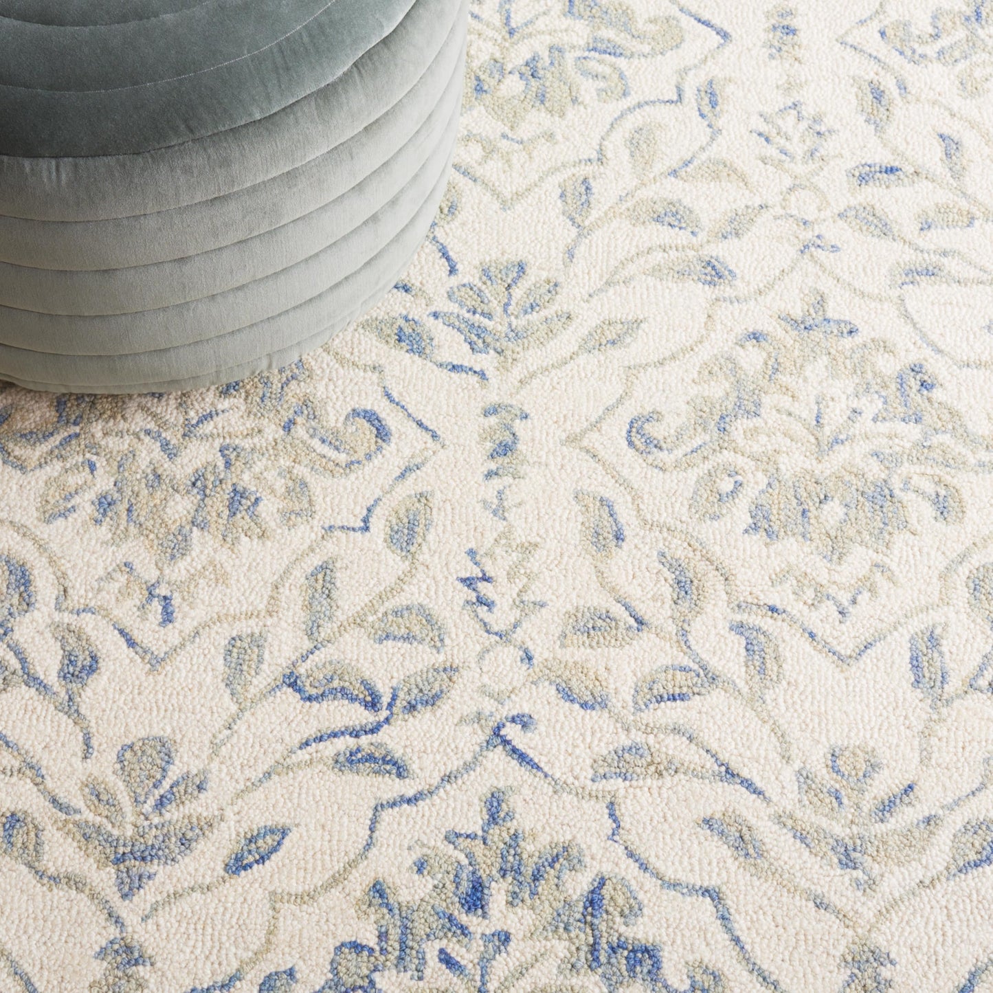 SAFAVIEH Dip Dye Collection Area Rug - 10' x 14', Light Blue & Ivory, Handmade Wool, Ideal for High Traffic Areas in Living Room, Bedroom (DDY901L)
