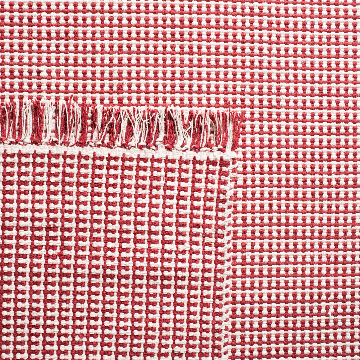 SAFAVIEH Montauk Collection Area Rug - 9' x 12', Ivory & Red, Handmade Flat Weave Boho Farmhouse Cotton Tassel Fringe, Ideal for High Traffic Areas in Living Room, Bedroom (MTK340C)