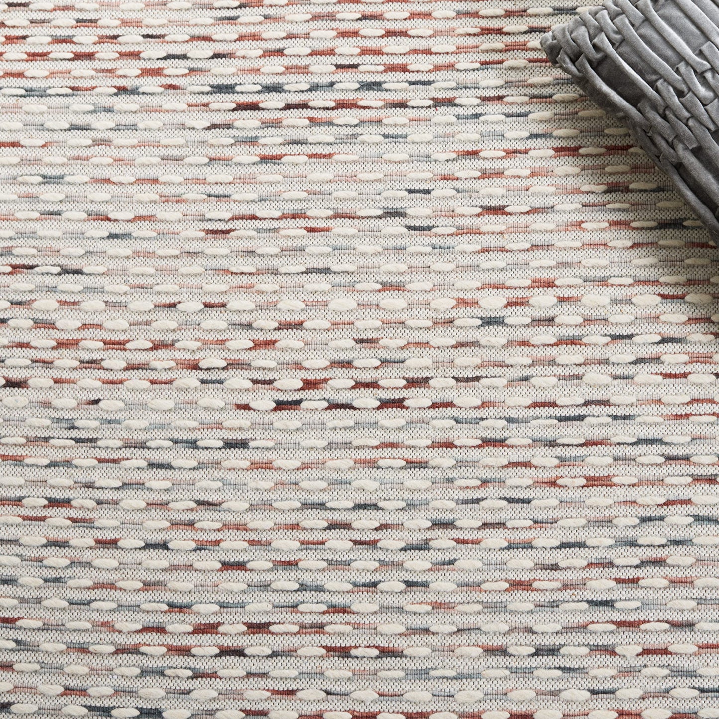 SAFAVIEH Area Rug 8x10 - Marbella Collection - Large - Beige & Rust, Handmade Wool, Ideal for Living Room, Bedroom, Office, Dining Space (MRB158P)