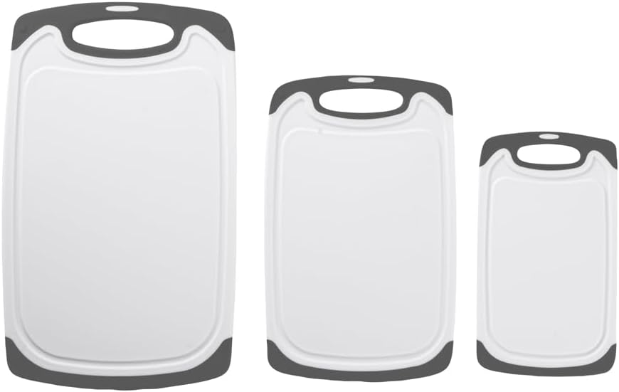 Restaurantware Comfy Grip Cutting Board Set, 3-Piece Food-Grade Kitchen Board Set with TPR Border and Handle