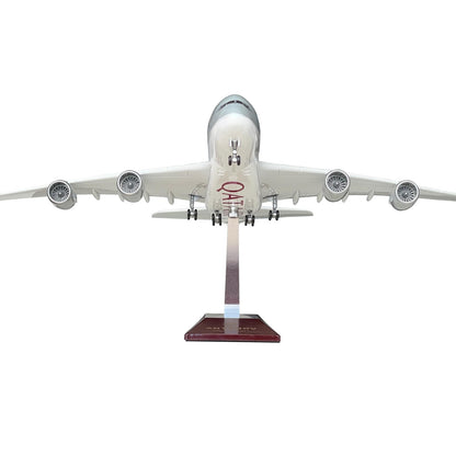 MACHASORS A380 Model Airplane 1/160 Scale A380 Model Plane with LED Lights and Airport Scene Accessories Ideal Display and Gift