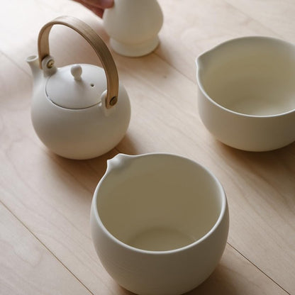 Matcha Whisk Set, Ceramic Matcha Bowl & Whisk Holder, Bamboo Accessory, Modern Design (Matte Crème, Pouring Spout) (Matte Crème)