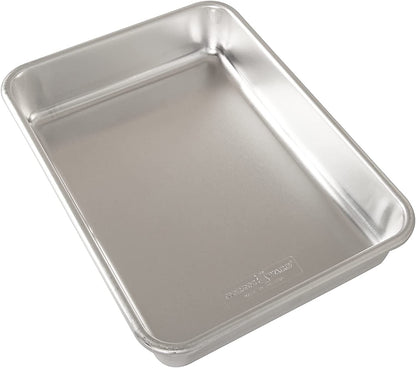 Nordic Ware Natural Aluminum Commercial Cake Pan with Lid, Rectangle Pan with Lid Silver, 9 x 13