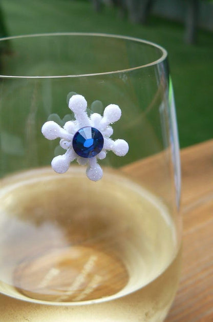 Magnetic Wine Glass Charms & Markers - Set of 8 - Crystal Snowflake for Christmas or Holiday Parties