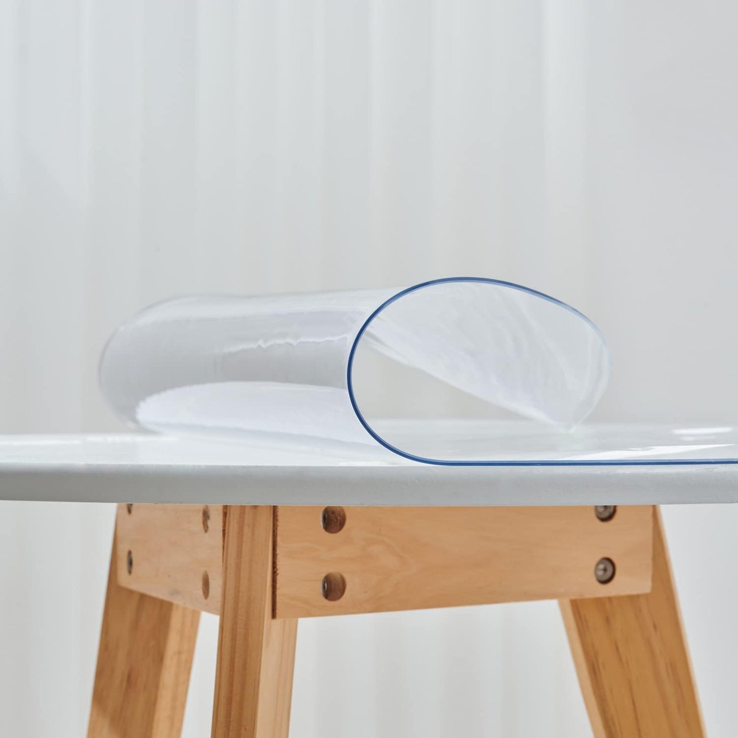 20 Inch 1.5mm Clear Round Table Cover Protector, Thick Plastic Desk Protector Mat, Round Waterproof PVC Desk Cover