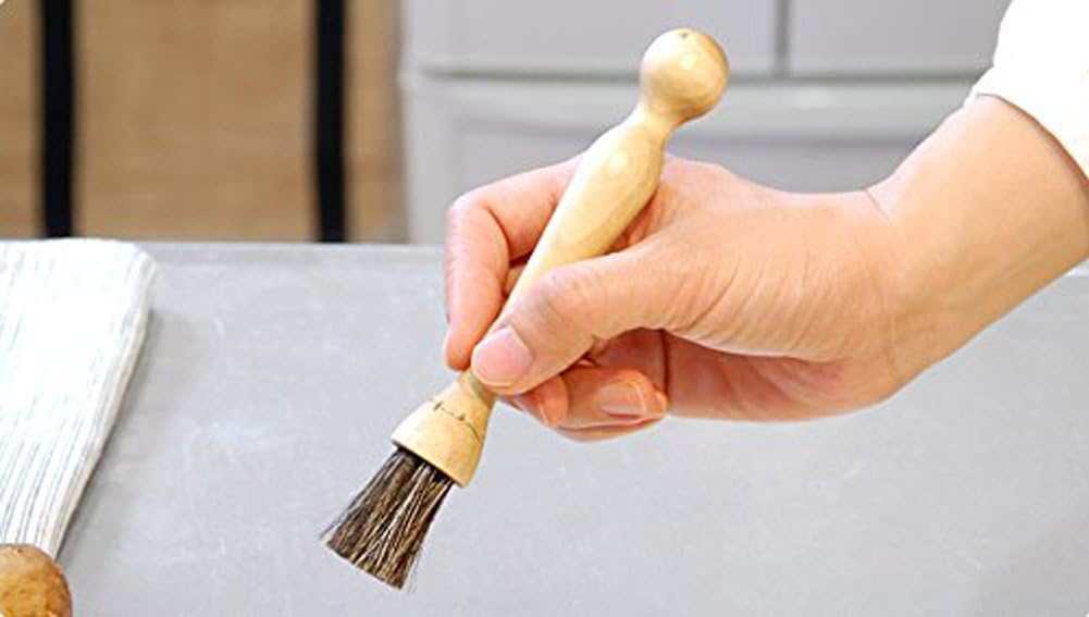 Natural Mushroom Cleaning Brush - Made of Birch and Horsehair