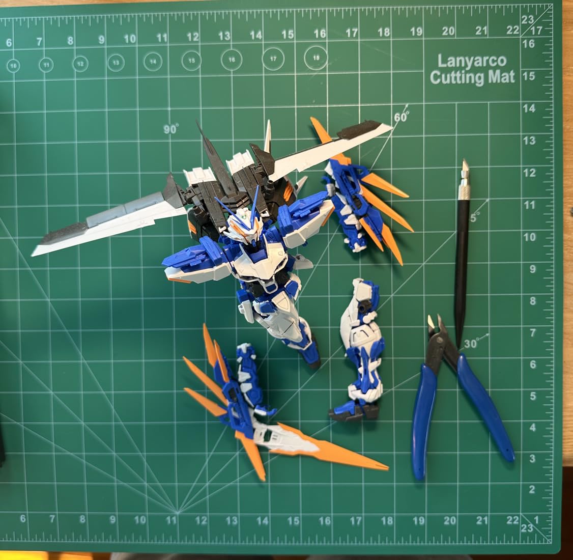 Gundam Model Builder's Self Healing Cutting Mat Rotary Sewing Mat Quilting Cutting Board, Craft Cutting Board for Sewing, Double Sided, 2.4 Pounds, 5-layer 18" x 24"(A2)