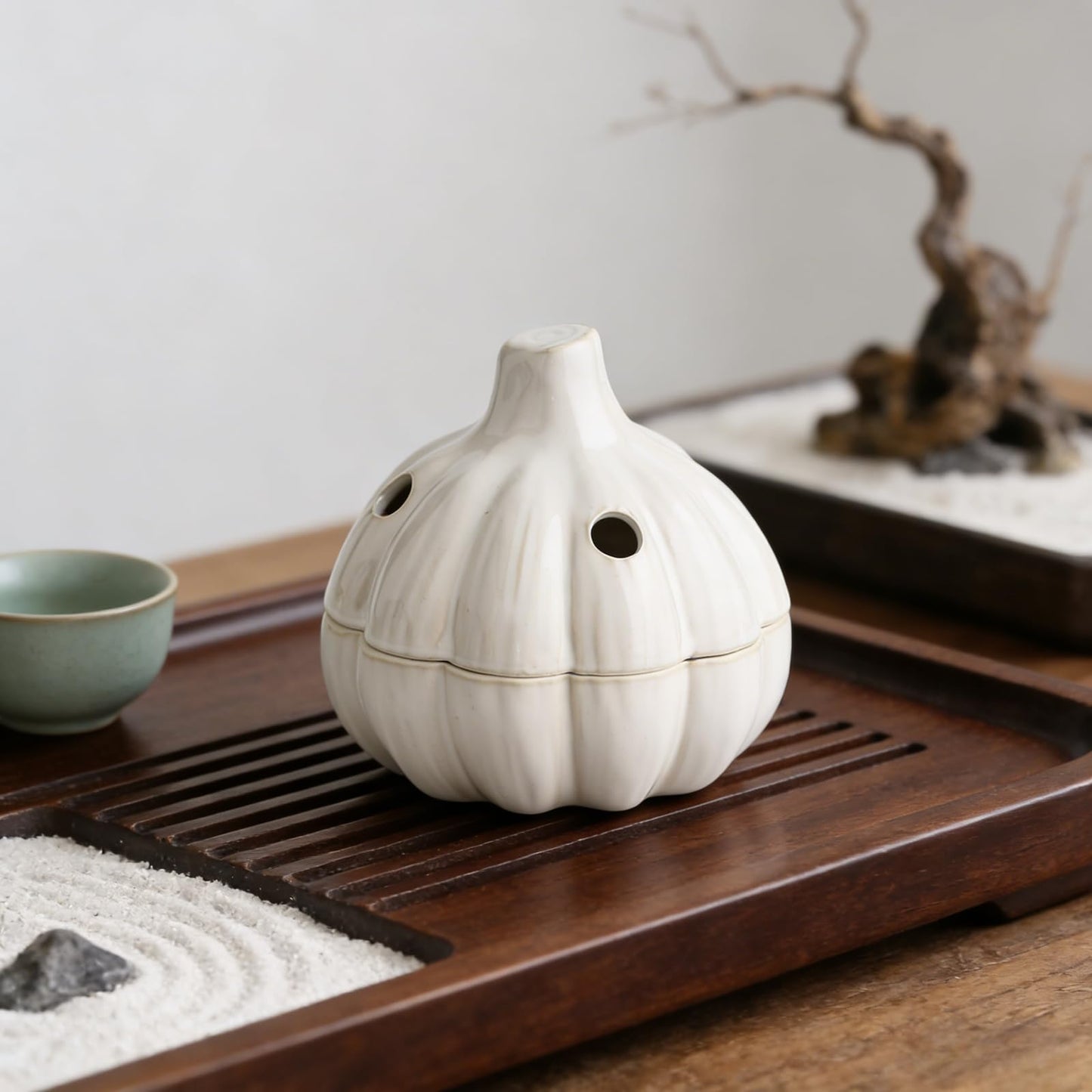 LUOBEIYAOHL ceramic garlic keeper with lid terracotta storage container jar saver holder countertop