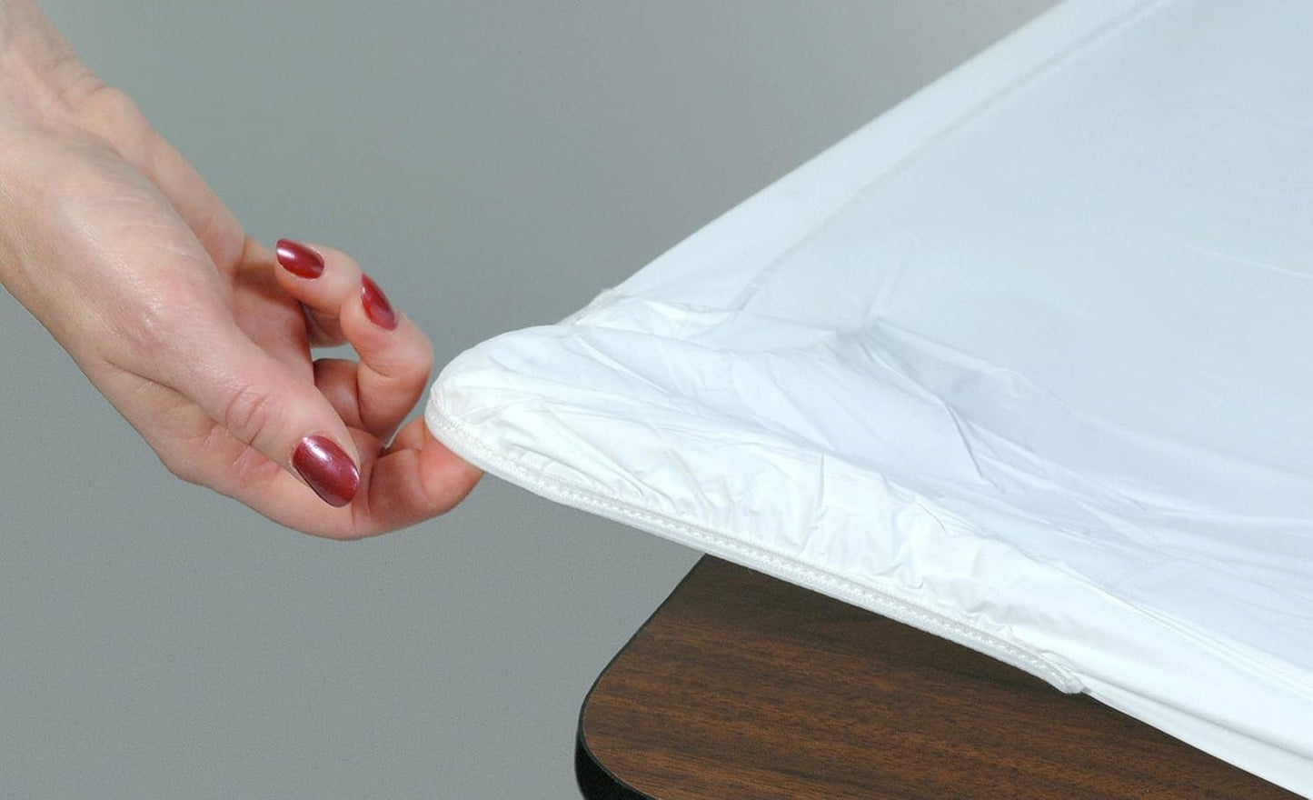 Kwik-Covers 6' 30" 72", 5 Rectangle Plastic Table Covers x Bundle of (Red)