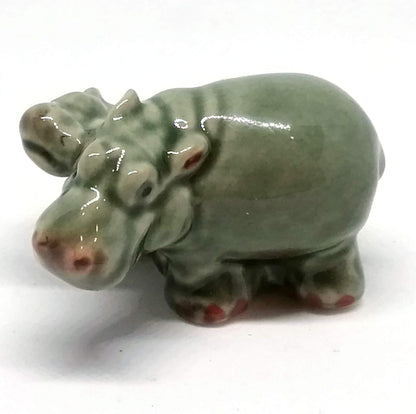 ZOOCRAFT Ceramic Hippo Figurine Mom and Baby, Hand Painted Porcelain Terrarium Garden Decor