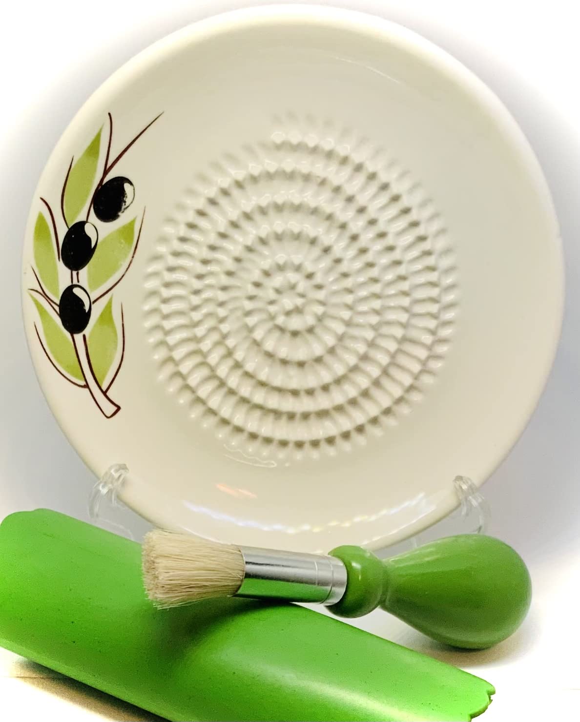 BonCera, All-in-one Premium Ceramic Garlic Grater Plate 4-Piece Set - White Olive Design, Classic Style - For Garlic, Ginger, Chocolate, and more! - Comes with 5.25" Plate, Peeler, Brush, and Stand