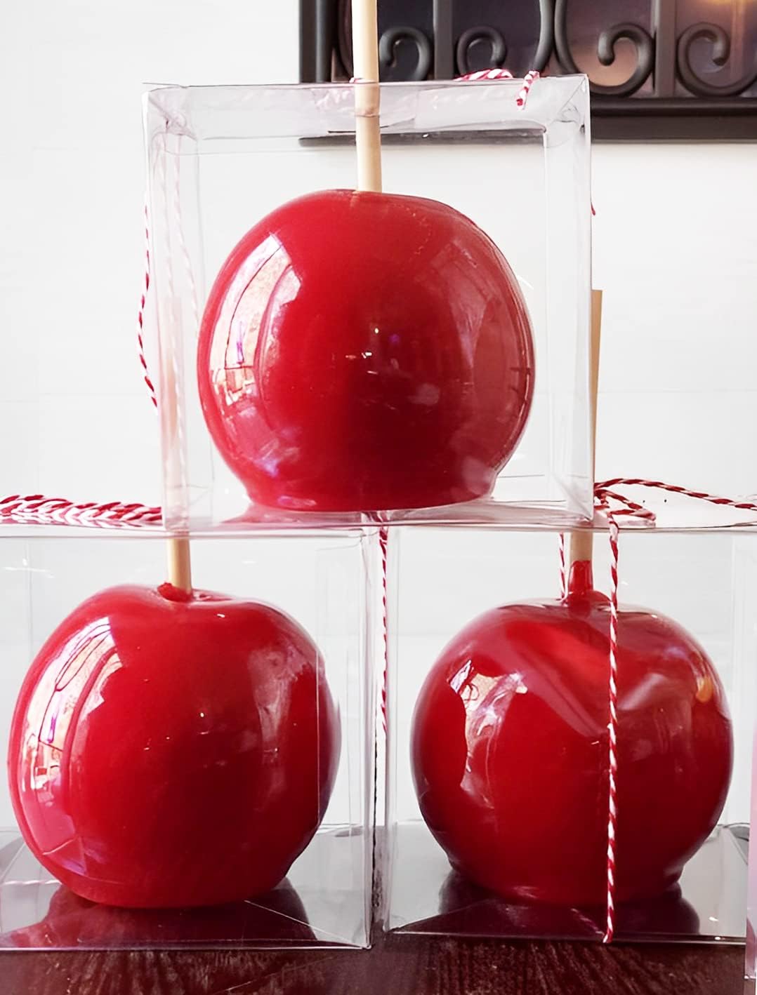 20 Pack 4''x 4'' 4'' Set Packaging x Clear Candy Apple Boxes with Hole and Sticks Food Grade Plastic Clear Caramel