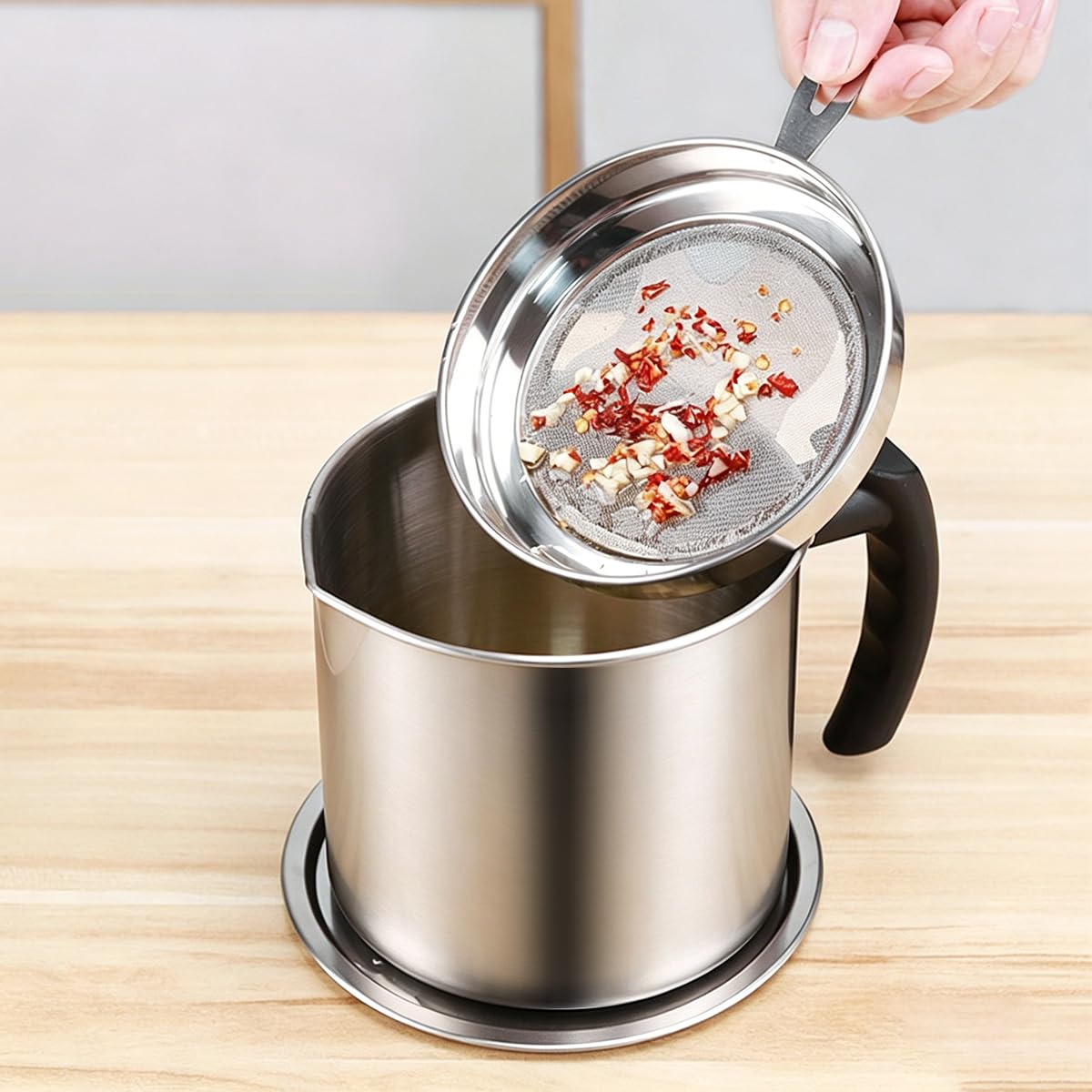 YYJINGYOU Grease Container with Fine Mesh Strainer kitchen oil storage tank pot 1.3L