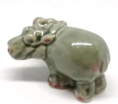 ZOOCRAFT Ceramic Hippo Figurine Mom and Baby, Hand Painted Porcelain Terrarium Garden Decor