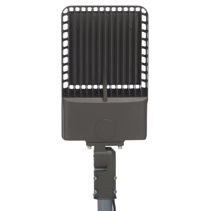 SAFAVIEH Lighting Collection – 200W LED Commercial Street Light, Outdoor IP65/IP66 Parking Lot & Roadway Fixture, 120–140LM/W, Dimmable, 3000K–6500K, Smart Control Compatible (CLT3200W)