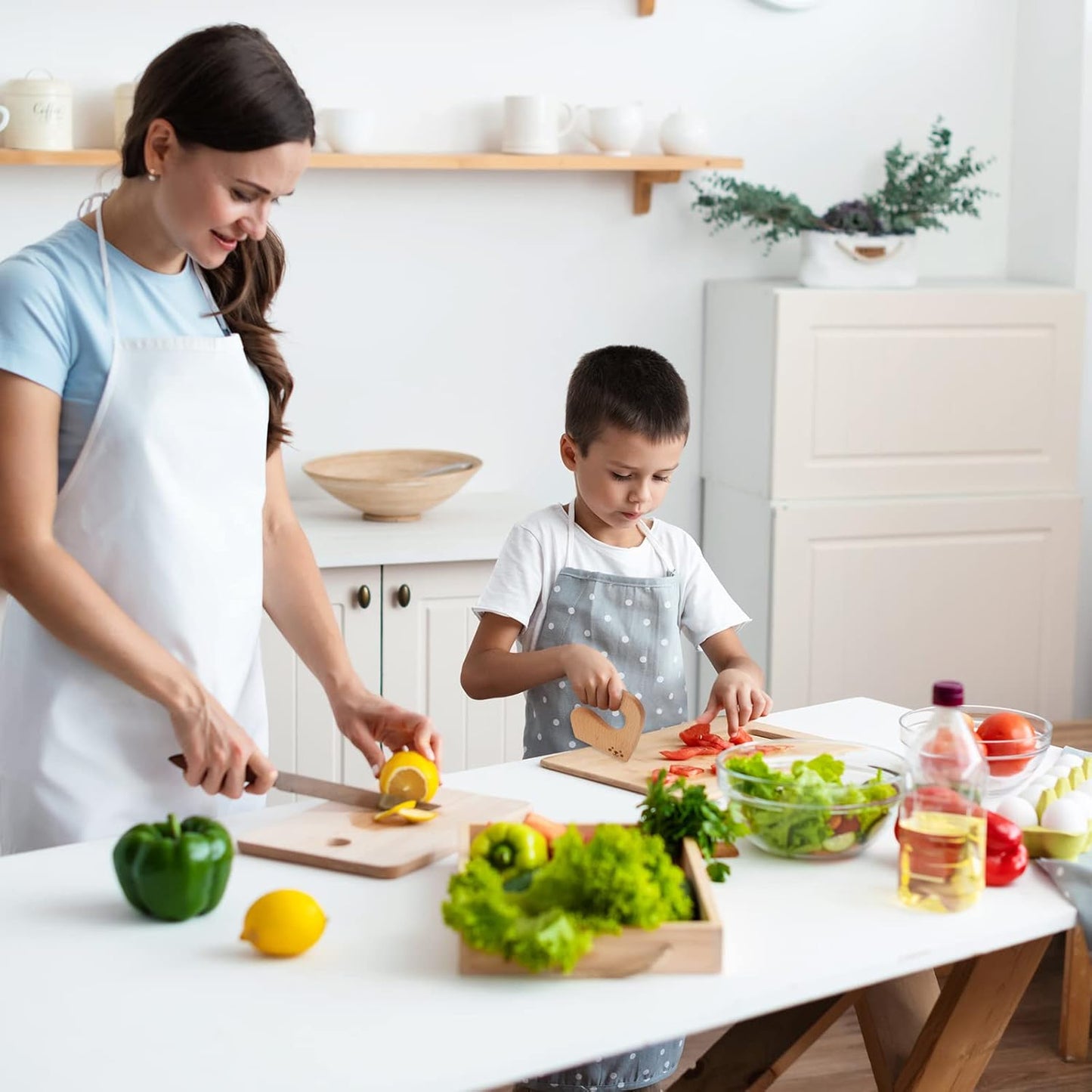 Cute Bear Wooden Cutting Board and Safe Wooden Kids Knife Set, Natural Thick Montessori Knife for Kids, 2Pcs