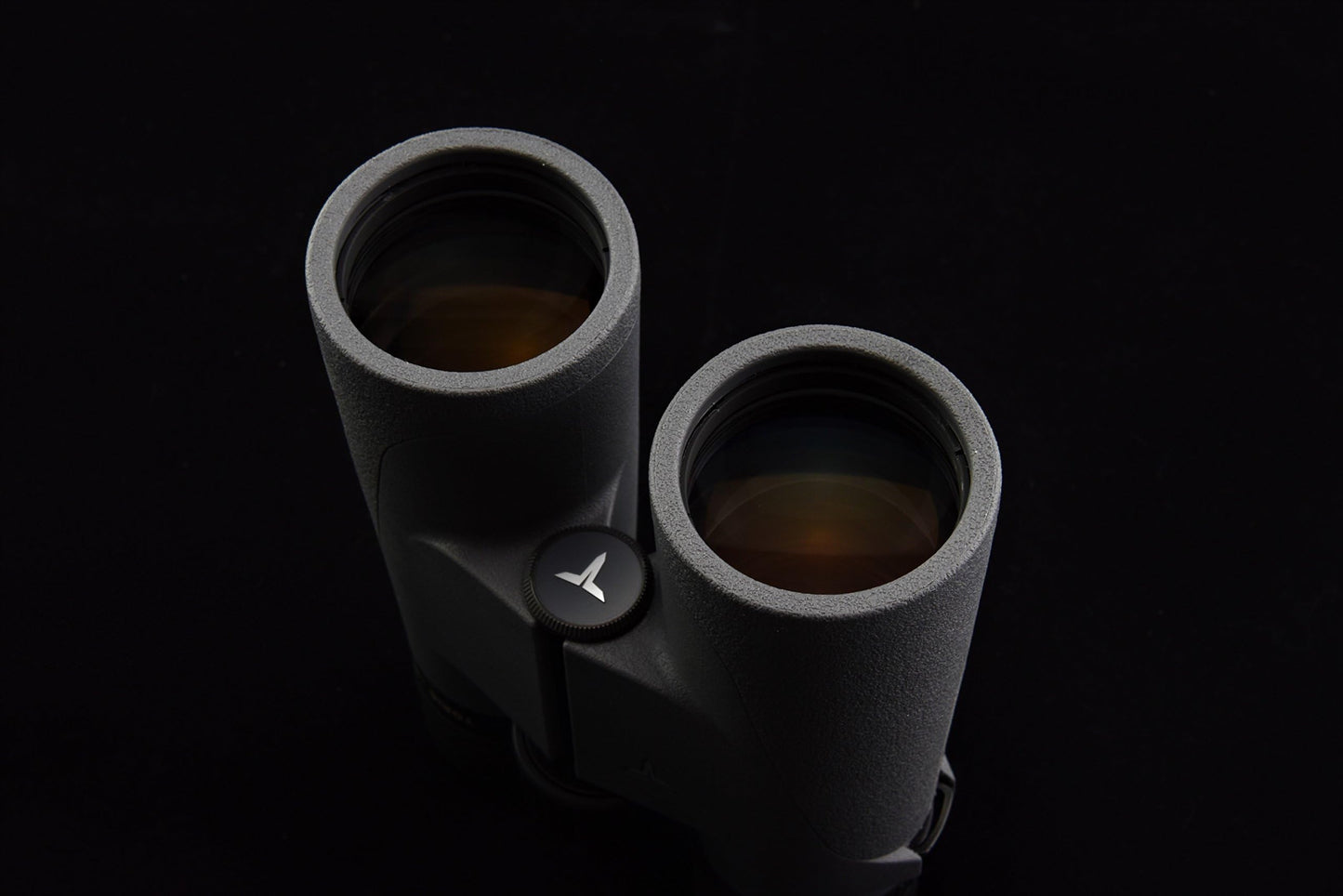 TRACT TORIC 10X42 UHD Binocular - Schott HT Glass for Superior Low-Light Performance and Edge-to-Edge Sharpness