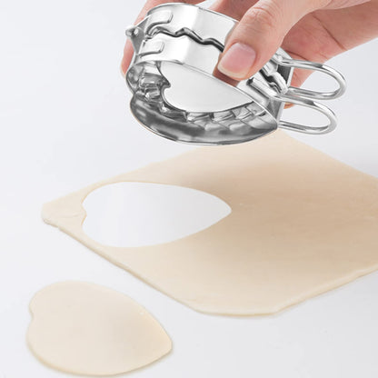 MGGi Heart Shaped Ravioli Mold Pierogi Dumpling Maker, Stainless Steel Goya Empanada Press Mold, Ravioli Mould Crimper, Wraper Dough Cutter - for Small Pie Ravioli Chinese Dumpling Pastry, Silver