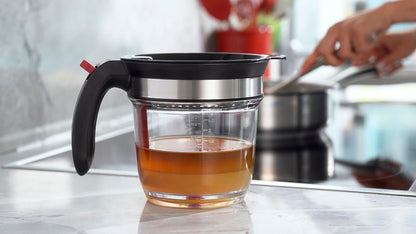 Cuisipro Fat Separator with Bottom Release, Plastic, 4 Cup Strainer with Handle, Grease Strainer Dishwasher Safe, Oil Separator for Kitchen