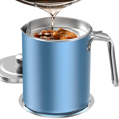 Chihee Grease Container Stainless Steel Bacon Grease Saver with Fine Mesh Strainer 2L / 67.6 fl oz Cooking Oil Keeper Stoarge Can with Dust-proof Lid Non-slip Tray for Kitchen Frying
