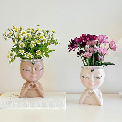Face Planter Pot with Heart Hands, Unique Resin Head Planter for Indoor Plants, Cute S-ucculent Pots with Drainage Hole, Decorative Makeup Brush Holder for Vanity, for Women
