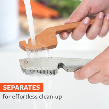 Full Circle Crushed It - Easy-Clean Stainless Steel Garlic Press - Effortless Crushing and Quick Mess-Free Clean-Up - Integrated Cleaner Scraper, Dishwasher safe