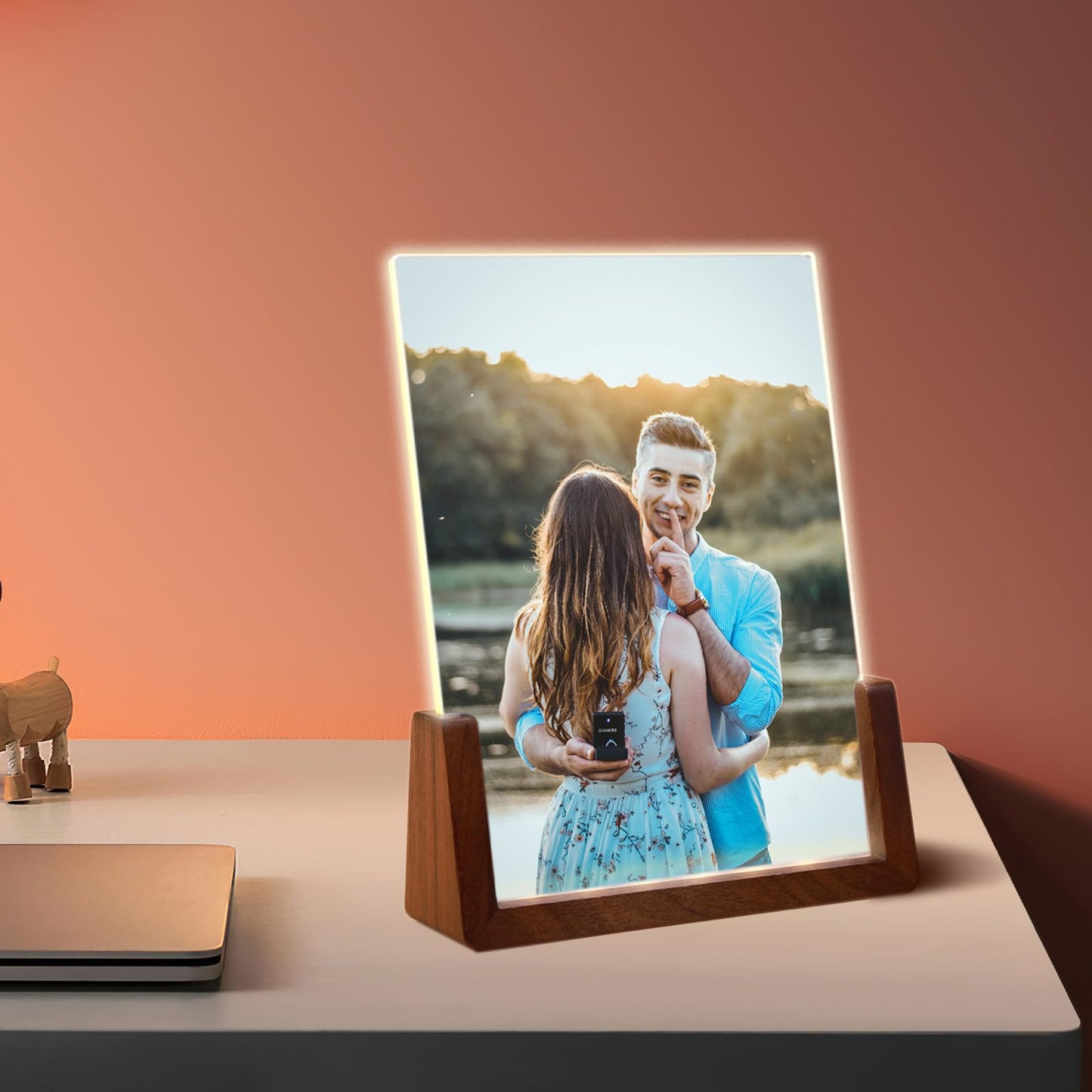HETOOSHI Walnut Night Light Photo Frame - Illuminated Acrylic Picture Frame with Glowing Wooden Base, USB Powered Including charger, Easy Photo Swap (Vertical, 4X6 inch ﻿)