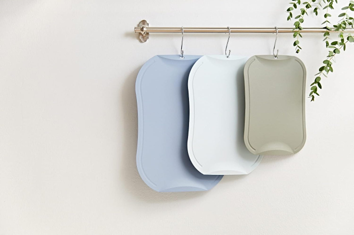 doblé Non-Scratch Flexible Cutting Board, Medium (13.5" x 9.3"), Space Gray, Dishwasher Safe