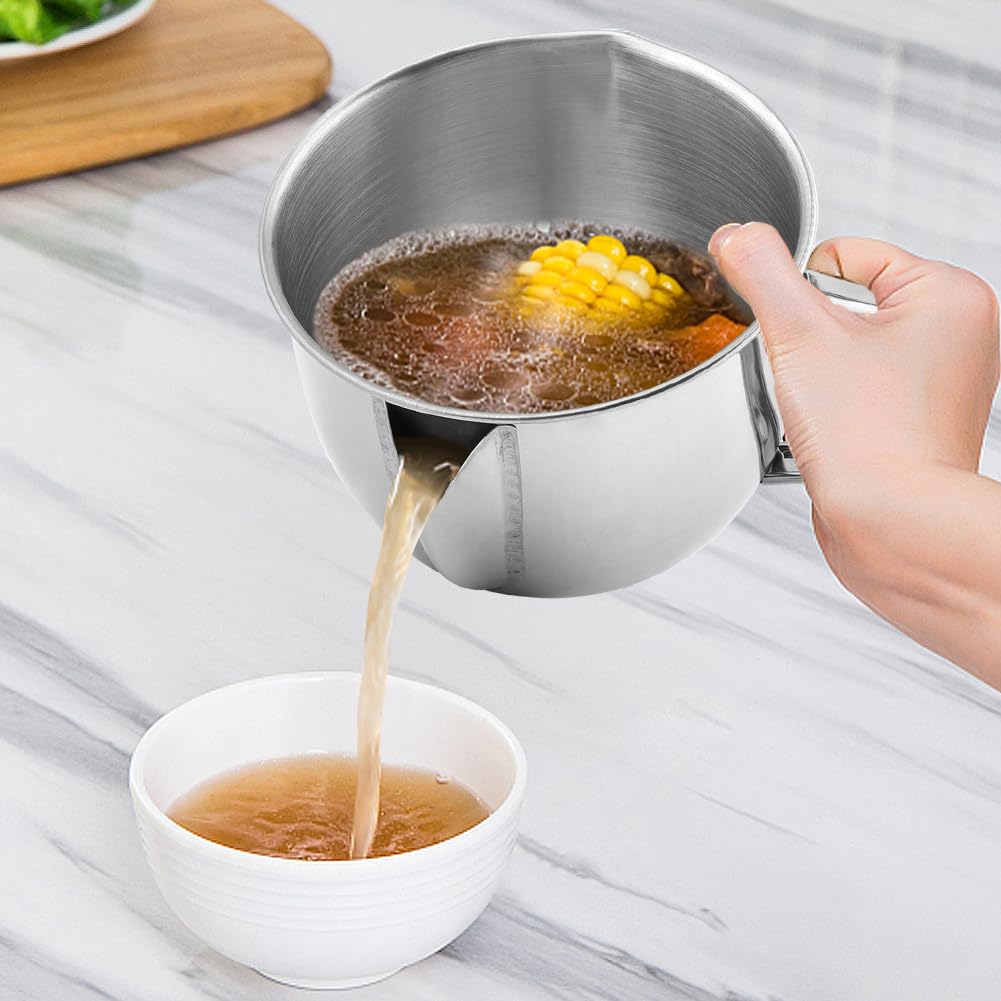 Stainless Steel Fat Separator with Strainer & Glass Lid, 1000ml Gravy Grease Separator for Soup, Stew, and Sauces,Two-Way Outlet, Multi-Use Kitchen Essential