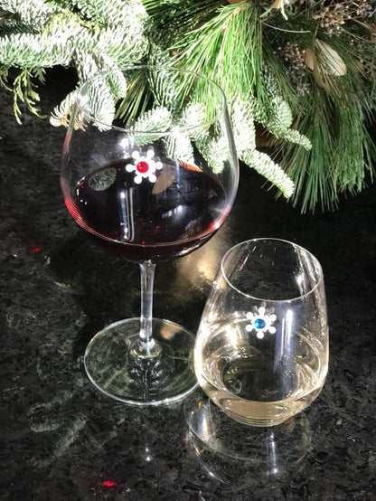 Magnetic Wine Glass Charms & Markers - Set of 8 - Crystal Snowflake for Christmas or Holiday Parties