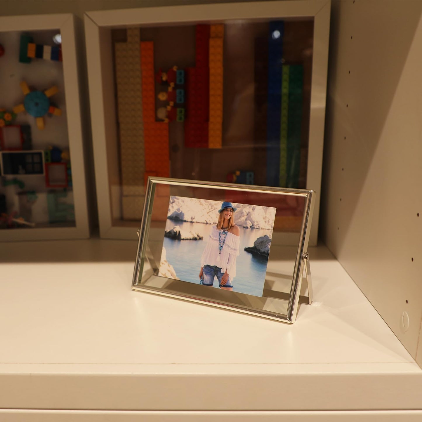 AhaGo Silver Floating Frame, 4"x6", Horizontal, 2 Set, For Picture 3.5x5, 2x3, 1x2, Small Desktop Photo Frames, Classy Gift For Children, Wedding, Home or Office Décor