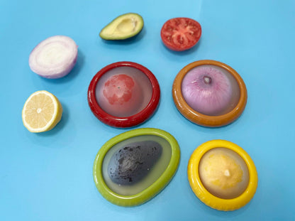 halteoly 4PC Silicone Fruit and Vegetable Storage Containers Set for Fridge, Onion Storage Container, Avocado keeper,Tomato Saver,and Lemon holder