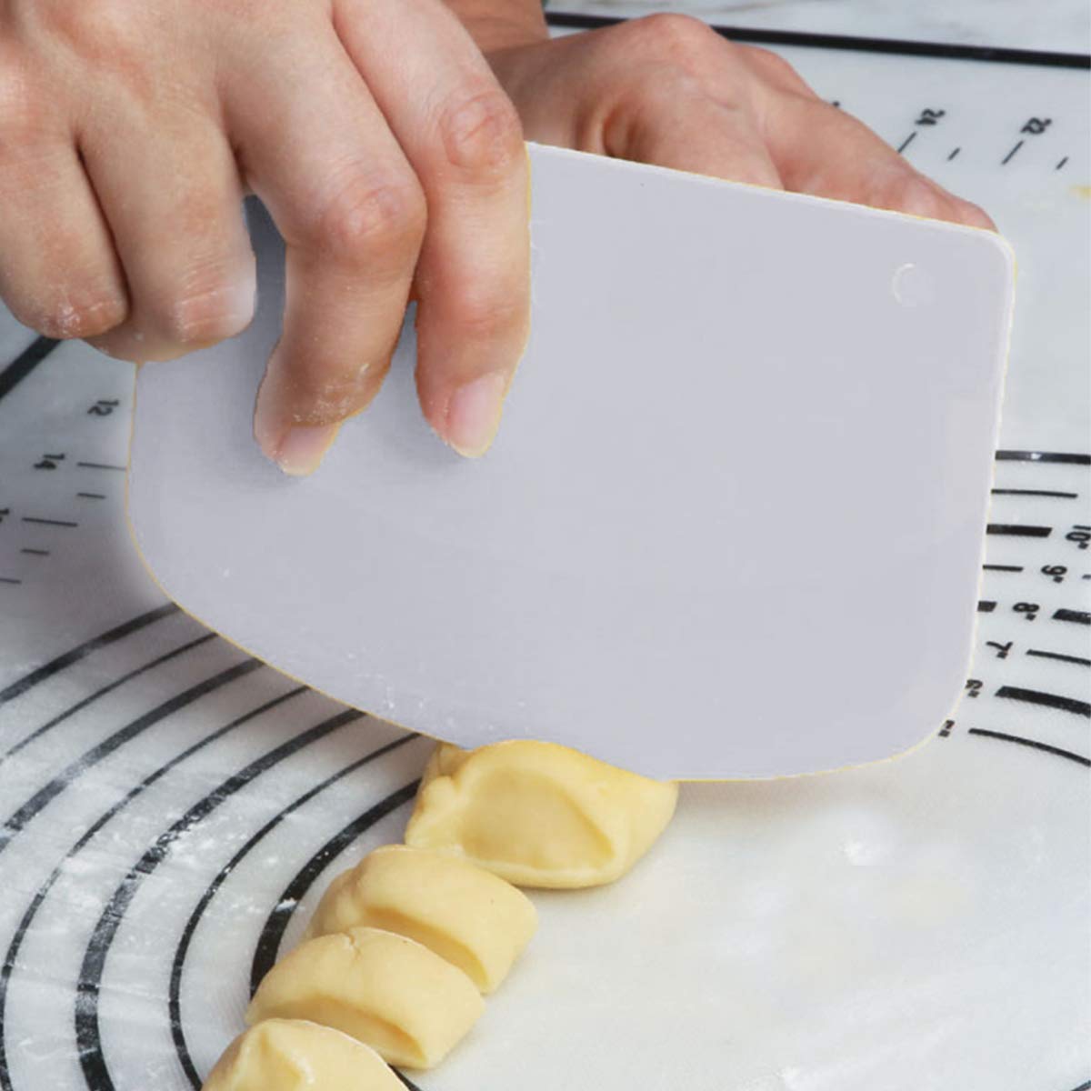 DOERDO Flexible Food Safe Plastic Dough Scraper,for Food Cutting and Cleaning,Multipurpose Food Scrappers(White,3PCS)