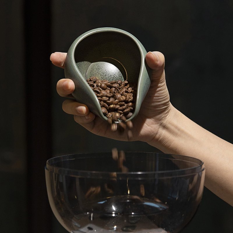 Loveramics 2-Pack Coffee Bean Dosing Cups by James Hoffmann, 30g-60g Capacity (Matte Dark Green)
